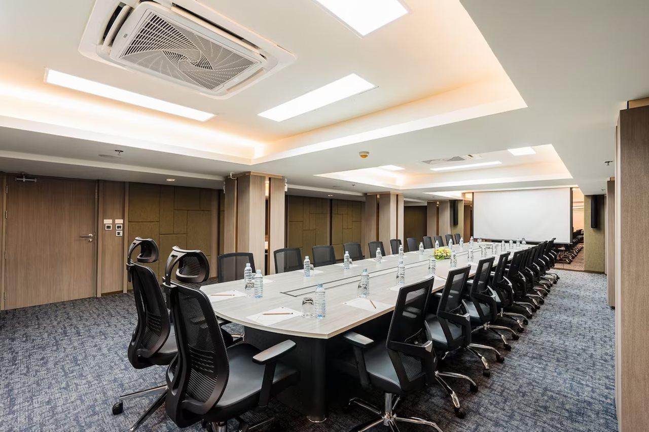 Jal Khách sạn 4*
